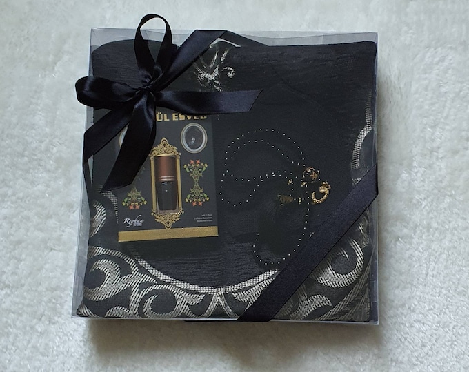 Islamic Prayer Gift Set: Cotton Travel Mat, Knitted Hat, Oud