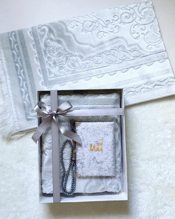 Personalized Islamic Gift Set: Prayer Rug, Yaseen Book, Tasbih