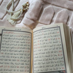 prayer mat, padded mat, quran, koran, kuran, tasbeh, tasbih , ramadan, ramazan, eid, umrah, hajj, islamic gift,  sejadah, seccade, prayer rug