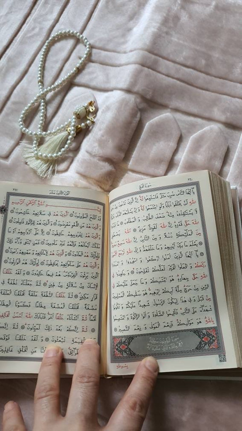 prayer mat, padded mat, quran, koran, kuran, tasbeh, tasbih , ramadan, ramazan, eid, umrah, hajj, islamic gift,  sejadah, seccade, prayer rug