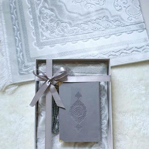 Personalised prayer mat, Customised prayer mat, Personalized prayer rug, Customized prayer rug with quran, Muslim Wedding Gift for Him Her, Ramadan Eid Mubarak Umrah Hajj Islamic Wedding, kuran, kurani kerim, Quran al kareem, mushaf, Prayer rug with name, plain, velvet & single color, personalized prayer rug, Isimli seccade, سجادة مع الاسم , Islamic Gift Set Muslim Gift Islamic Wedding Gift Birthday Gift Umrah Gift,Ameen gift,  Moshaf, Coran