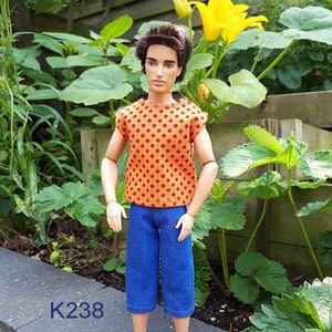 Homemade summerclothes for male dolls like Ken; t-shirt and denim bermuda pants