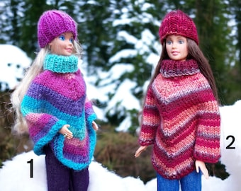 Gebreide poncho en muts voor poppen van 23,5 cm zoals Barbie