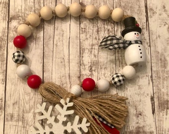 Snowman Wood Bead Garland. Wooden beads. Farmhouse Garland. Tiered tray garland. Beaded Garland. Christmas Garland.Holiday Garland