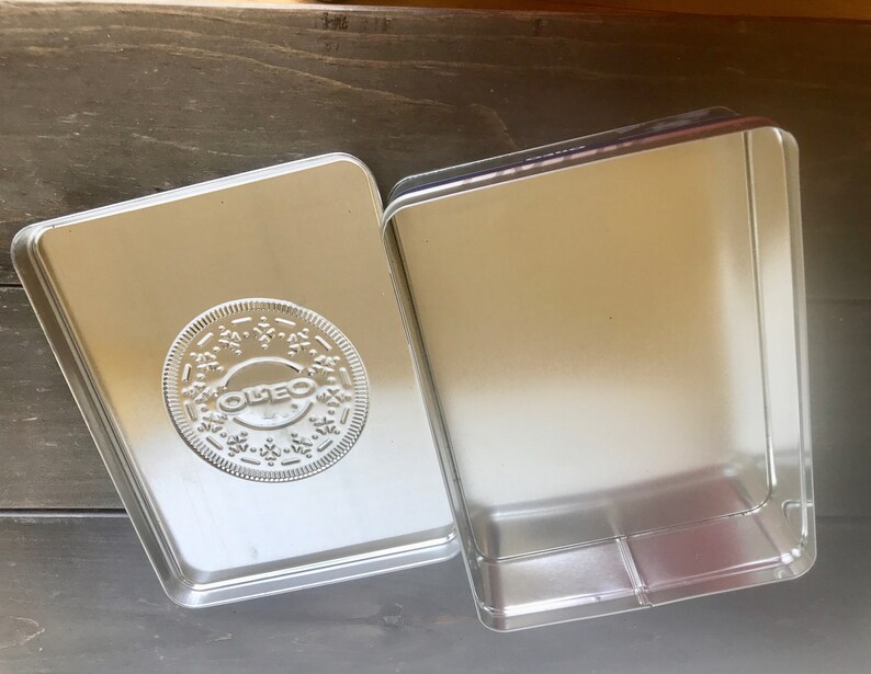 1999 Large Oreo 20th Century Commemorative Tin 8x6 Embossed Oreo Sandwich