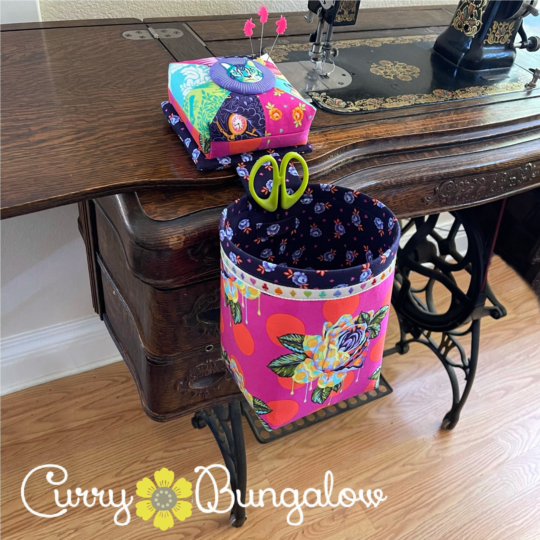 Thread Catcher with Detachable Patchwork Pincushion, Needle Minder, T…