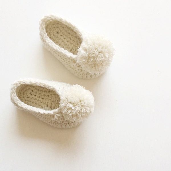 Pom Pom Baby shoes, Genderless Baby shoes, Modern Baby Shower gift, Cream  Baby booties with pom pom, made to order by VeraJayne