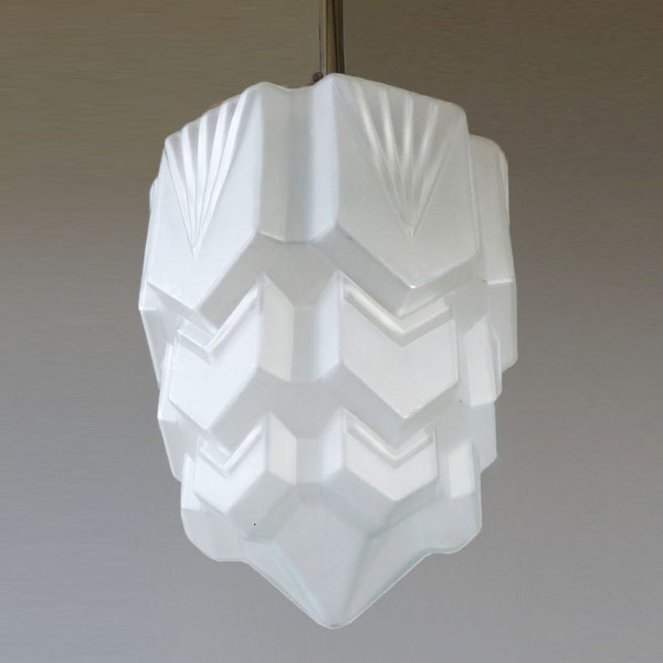 Grote antieke Art-Deco wolkenkrabber lichtpunt wit glas 1920's om en om arceren