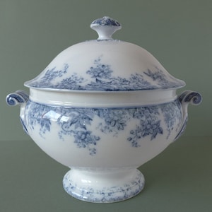 French Antique Soup Bowl from Sarreguemines - Pattern Alphand - France 1895&#39; Earthenware Ironstone