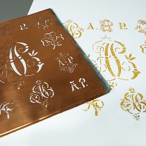 Pochoir de lettre de monogramme français - Choix de différentes feuilles de métal initiales