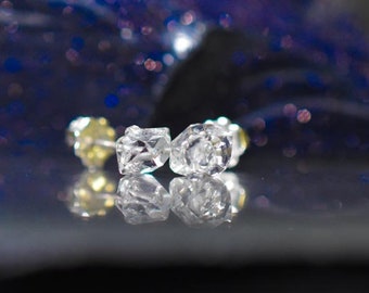 Poteau en diamant Herkimer Boucles d’oreilles avec cristal de quartz diamant Herkimer, boucles d’oreilles Herkimer 5 -7 mm Sterling léger
