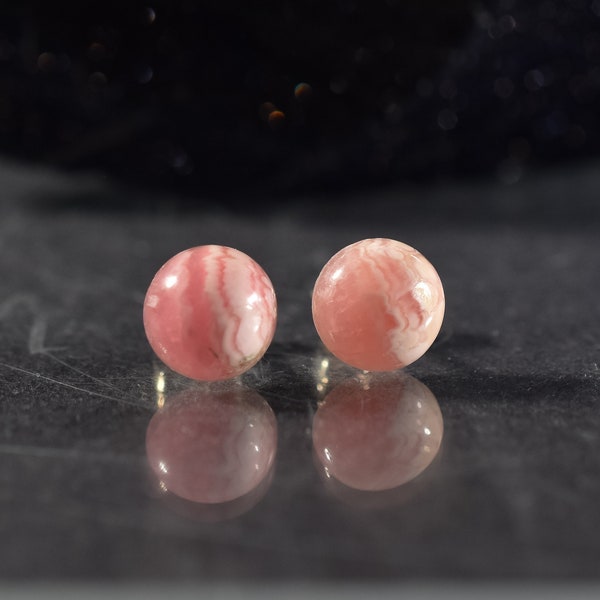 Orecchini con gemma di rodocrosite naturale - orecchini in cristallo di rodocrosite - orecchini a perno in rodocrosite - rodocrosite rosa