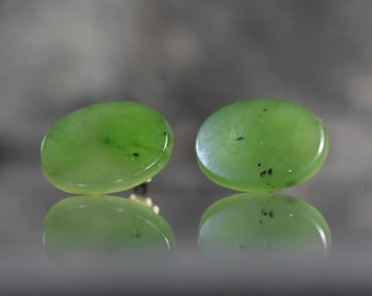 Boucles d’oreilles en jade sterling avec cabochon de jade, boucles d’oreilles ovales en jade de 14 x 11 mm, boucles d’oreilles à clous de jade légères