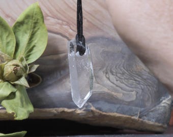 Collar con colgante de cristal de semilla lemuriana de cuarzo con cordón, collar de cristal brasileño natural
