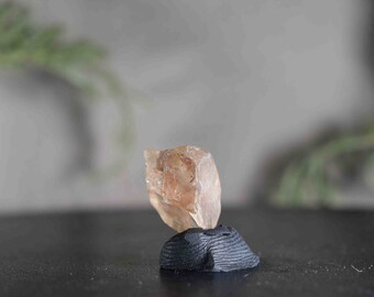 Oregon Sunstone schillar faceting carving rough