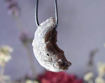 Tektite Pendant ,Darwin Glass pendant tektite Green meteorite bead necklace Tazmanian Tektite Black meteorite necklace Tektite Bead Necklace