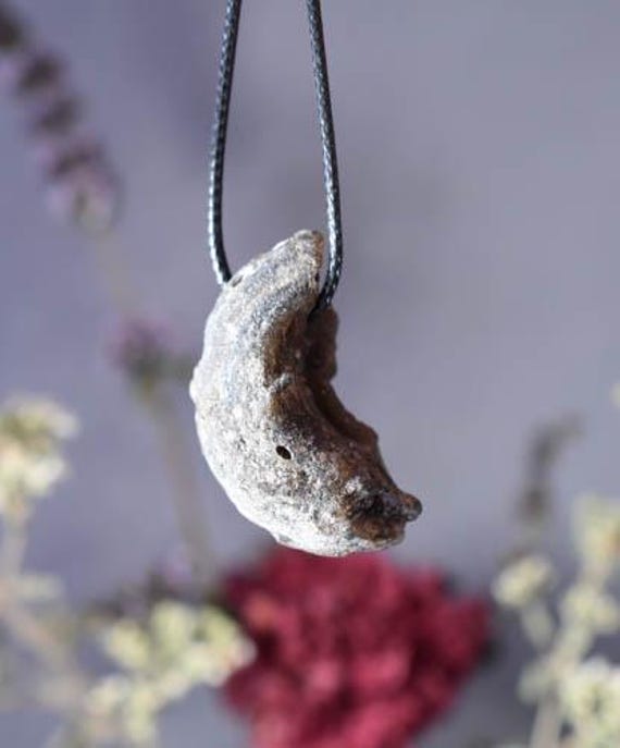 Tektite Pendant ,Darwin Glass pendant tektite Green meteorite bead necklace Tazmanian Tektite Black meteorite necklace Tektite Bead Necklace