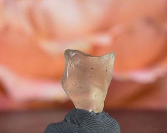 Oregon Sunstone shillar faceting carving rough rough