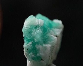 Columbian Emerald Green Crystal Mineral Rough Specimen Muzo Columbia
