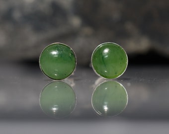 Paire Jade Sterling Silver post Boucles d’oreilles avec Cabochon Jade, 8 mm , Boucles d’oreilles Jade stud Lightweight