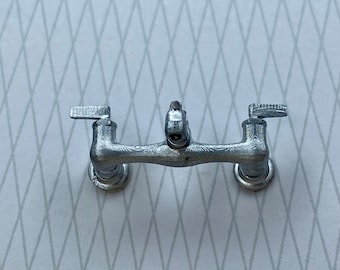 Rubinetto a parete per casa delle bambole