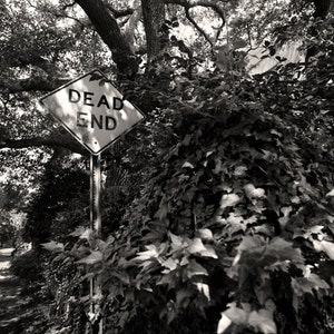 Charleston Black and White Photo, Vintage Dead End Street Sign, Philadelphia Alley Charleston, Rustic Black & White Decor