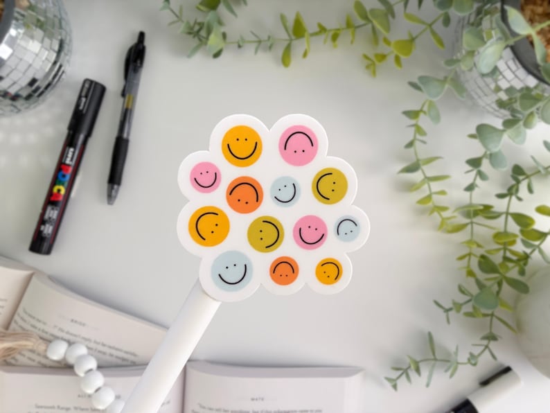 Pegatinas de caritas sonrientes / Adhesivos decorativos bonitos, divertidos y modernos para Kindles, portátiles y botellas de agua. Regalos para ella. imagen 1