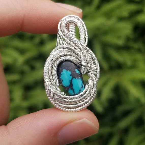 PENDANT Turquoise cabochon Silver wire wrapped