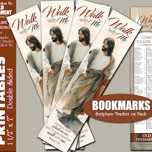 Puede incluir: Un conjunto de marcadores de doble cara. La parte delantera presenta una imagen de Jesús con las palabras "Walk with Me". La parte posterior del marcador es un rastreador de escrituras. Los marcadores miden aproximadamente 3,8 cm x 17,8 cm.