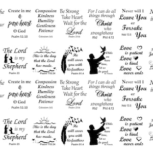 Op de afbeelding: Een verzameling zwarte tekststickers met religieuze citaten en verzen zoals Trust in the Lord, The Lord is my Shepherd en Love is patient. De ontwerpen bevatten silhouetten van veren, vogels, muzieknoten en kruisen op een witte achtergrond.