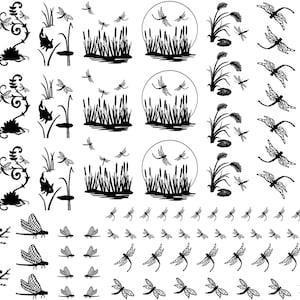 Puede incluir: Ilustración en blanco y negro de una libélula con un diseño floral. La libélula está rodeada de varios elementos florales, incluyendo hojas, flores y tallos. La ilustración se repite varias veces sobre un fondo blanco.