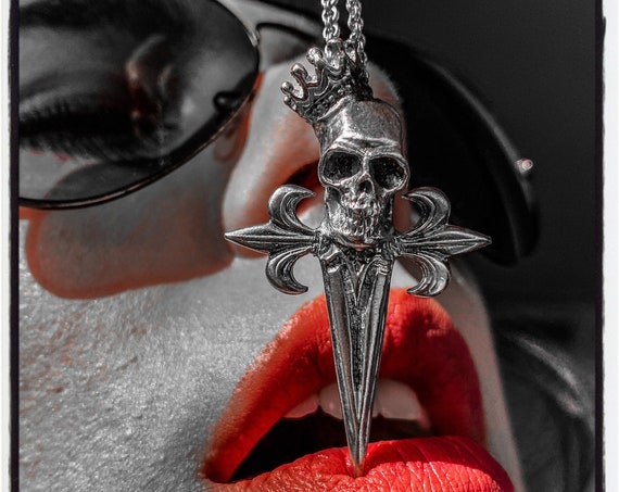 Schädel Anhänger Schädel Schädel Halskette Schädel Schwert Halskette Schädel Schwert Schädel Schwert Anhänger Dolch Anhänger Dolch Halskette Messer Halskette Messer Anhänger Halskette Halskette Halskette