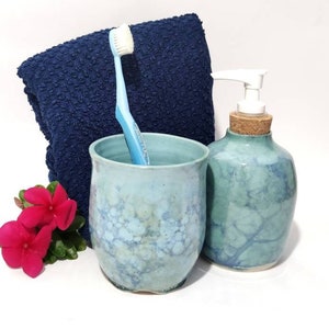 European style luxury Bathroom accessories set romantic flowers antique  resin wash Suit bathroom supplies mouthwash cup