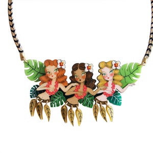 Hula girls necklace