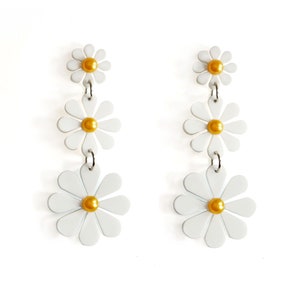 Daisy earrings by Laliblue