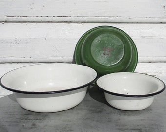 3 Enamel Bowls, Cooking Enamel Ware, Vintage White Green Heavy Metal Bowls, Rustic Farmhouse Kitchen Display, 1970s Estonia