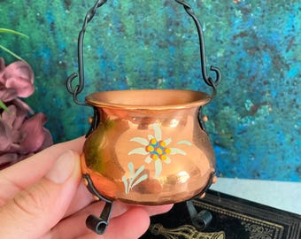 Vintage Copper Witch Cauldron with Metal Handle & 3 Legs, Small Rustic Cacti Succulent Pot, Incense Burner, Home Altar Decor