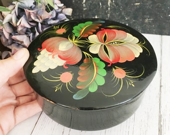 Vintage Lacquer Box with Painted Floral Khokhloma Lid, 1950s Soviet Round Papier Mache Jewelry Box