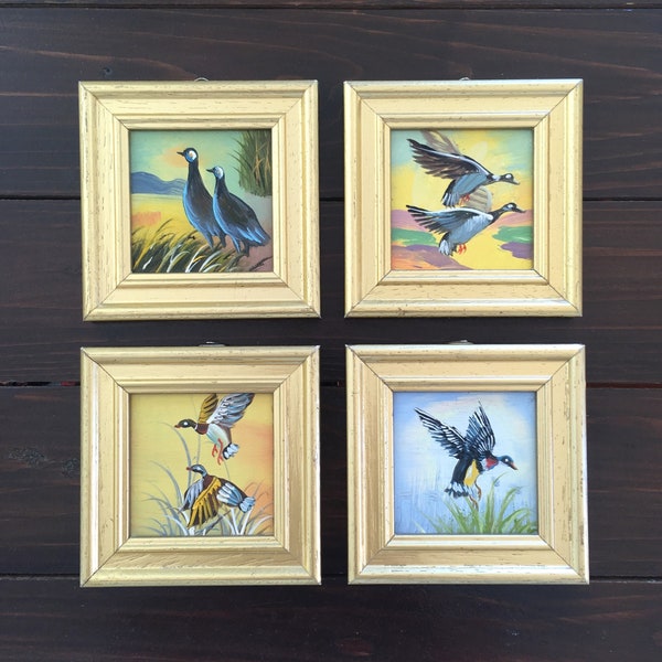 Lot de 4 peintures à l'huile encadrées, petits oiseaux peints à la main, cadres en bois doré, tentures murales, décoration d'intérieur minimaliste, prêt à accrocher 4 x 4 po.