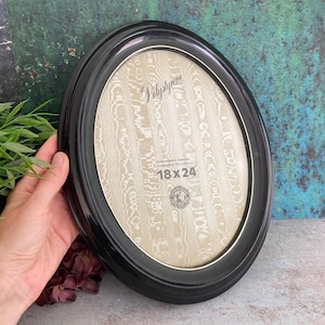 Large Oval Picture Frame w Glass, Black Plastic Vintage Photo Frame, Antique Looking Gallery Wall Hanging, Scandinavia 9.5&quot;x12&quot;