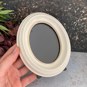 Oval Picture Frame, Small White Gold Frame, Glass Cover, Plastic Vintage Photo Frame Antique Gallery Wall, Scandinavian Home Decor 4.5&quot;x5.5&quot;