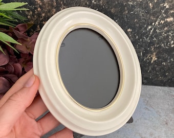 Vintage Oval Picture Frame, Small White Gold Plastic Photo Frame, Glass Cover, Scandinavian Home Decor 4.5"x5.5"