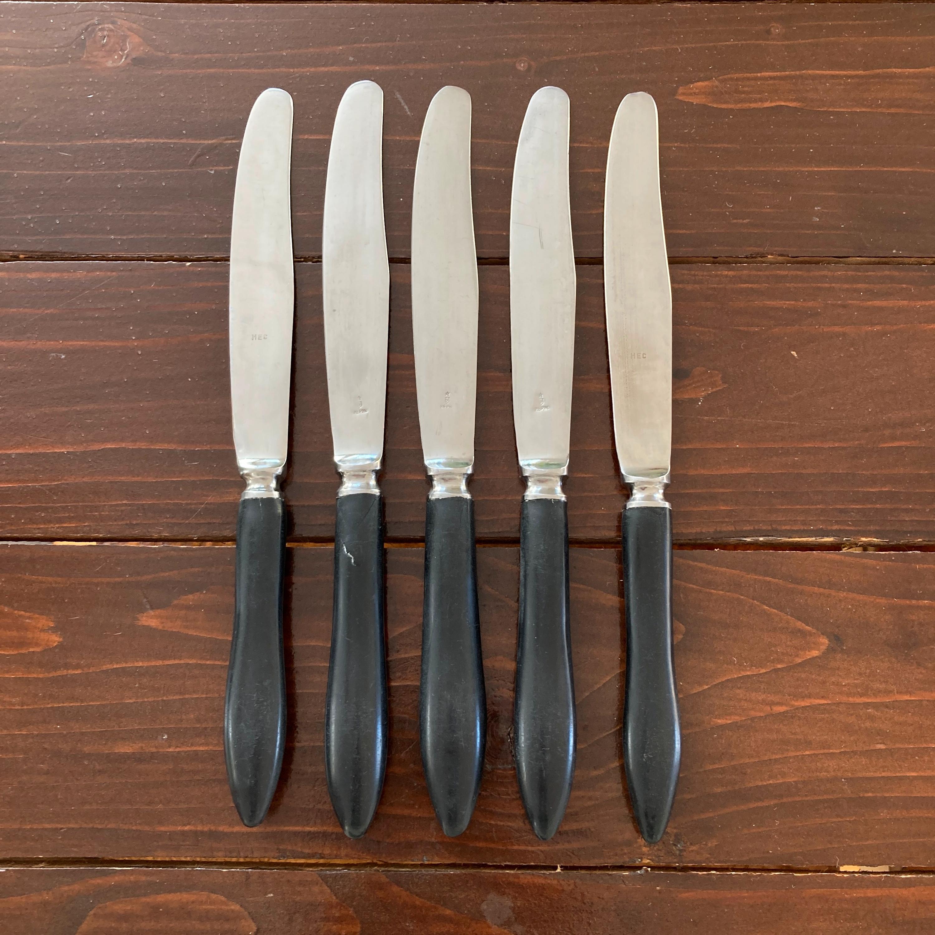 9 Anciens Couteaux De Table Inox Et Bakelite - Vintage French Finds