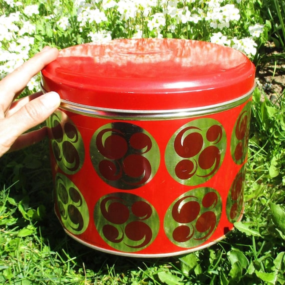大型ヴィンテージ食品容器、丸型赤缶、レトロなキッチンキャニスター