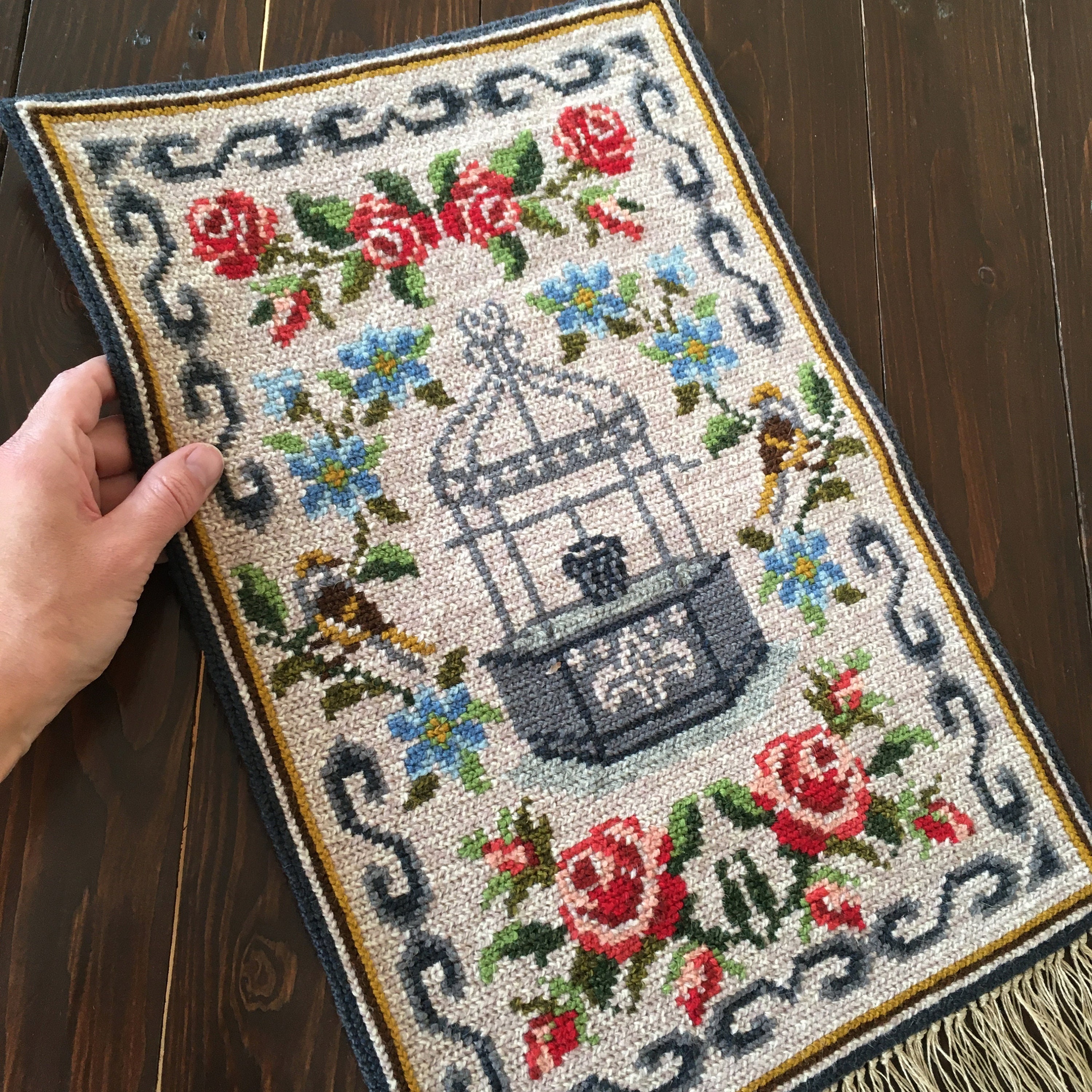 ヴィンテージ ピカソ タペストリー ニードルポイント 額装 ニードルポイントアートの価値 : r/Needlepoint