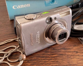 Canon IXUS 850 IS Digital Camera: Boxed Compact Set with 2 Batteries, SD Card, Charger, Box