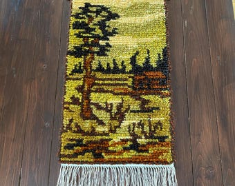 Wollen rya-tapijt aan de muur, Scandinavisch boslandschap uit het midden van de eeuw, vintage handgemaakt hoogpolig vloerkleed