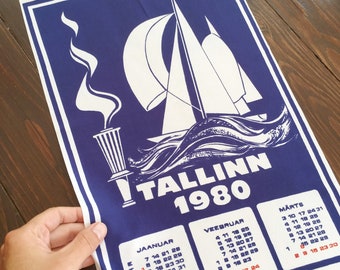 Calendario vintage in tessuto proveniente da Tallinn, Estonia, Giochi Olimpici di Mosca 1980, Yacht, Tessuto satinato, Sport nautici, Oggetto da collezione