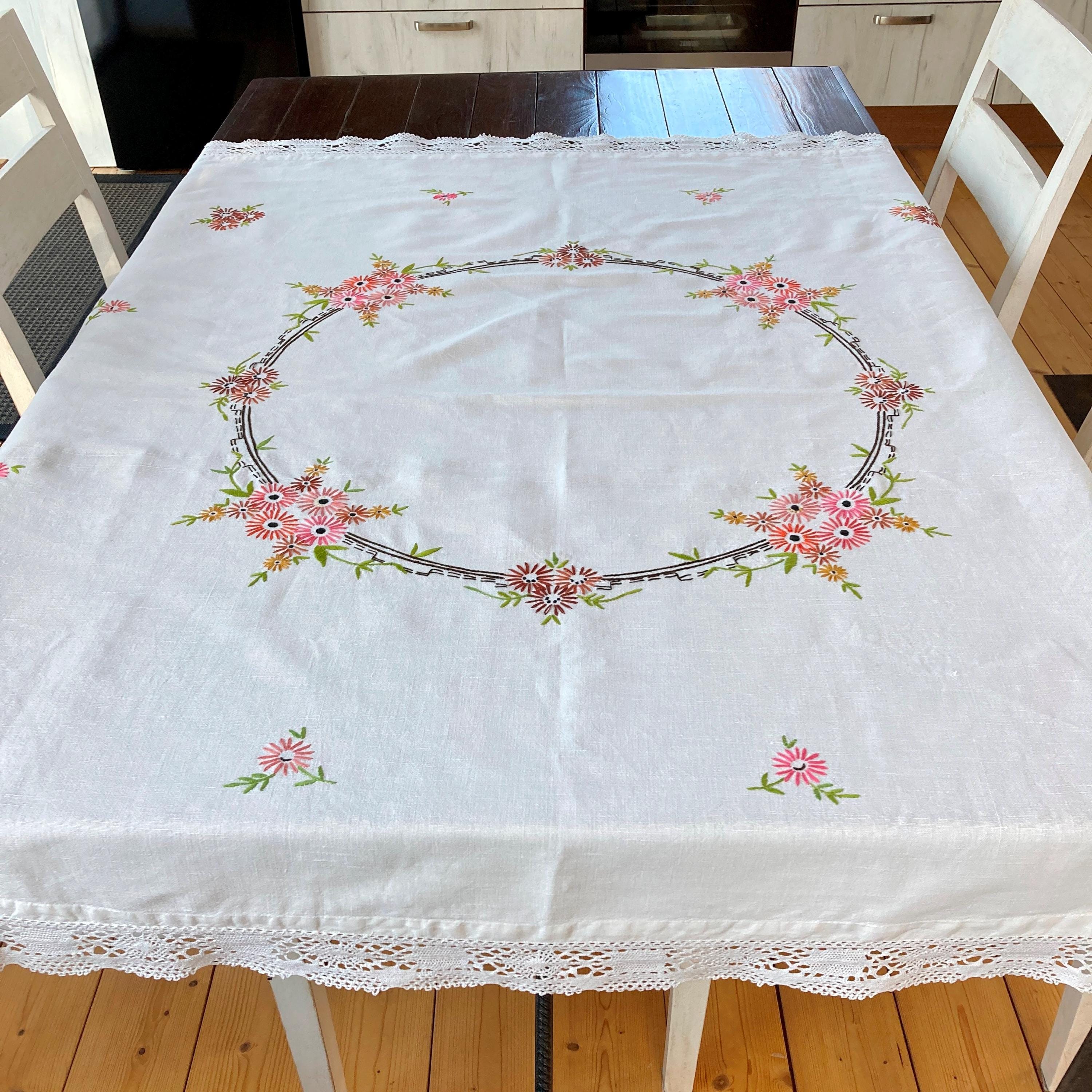 ヴィンテージ刺繍入りリネンテーブルクロス、手作りのピンクの花柄刺繍 