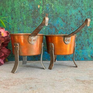Vintage Copper Pots Pair with Handles & Legs, Rustic Tri-Legged Hand Forged Plant Holders